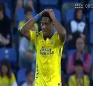 张萌贴心为,孕助系鞋,情谊深厚如,球盟会首页,球盟会官方网站,球盟会平台,球盟会